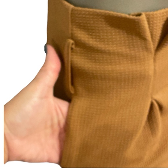 HyFve•Small•Brown•Paper Bag Waist•Slim Leg• Zipper Back•Pockets• 26.5” Inseam - Picture 4 of 8